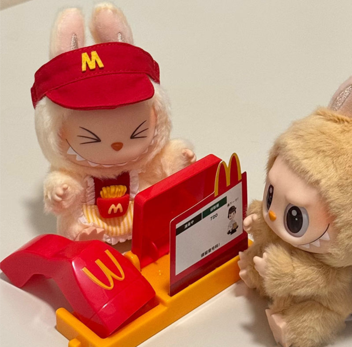 Labubu doll clothes new super cute McDonald's apron change vinyl doll pendant Labu doll clothes