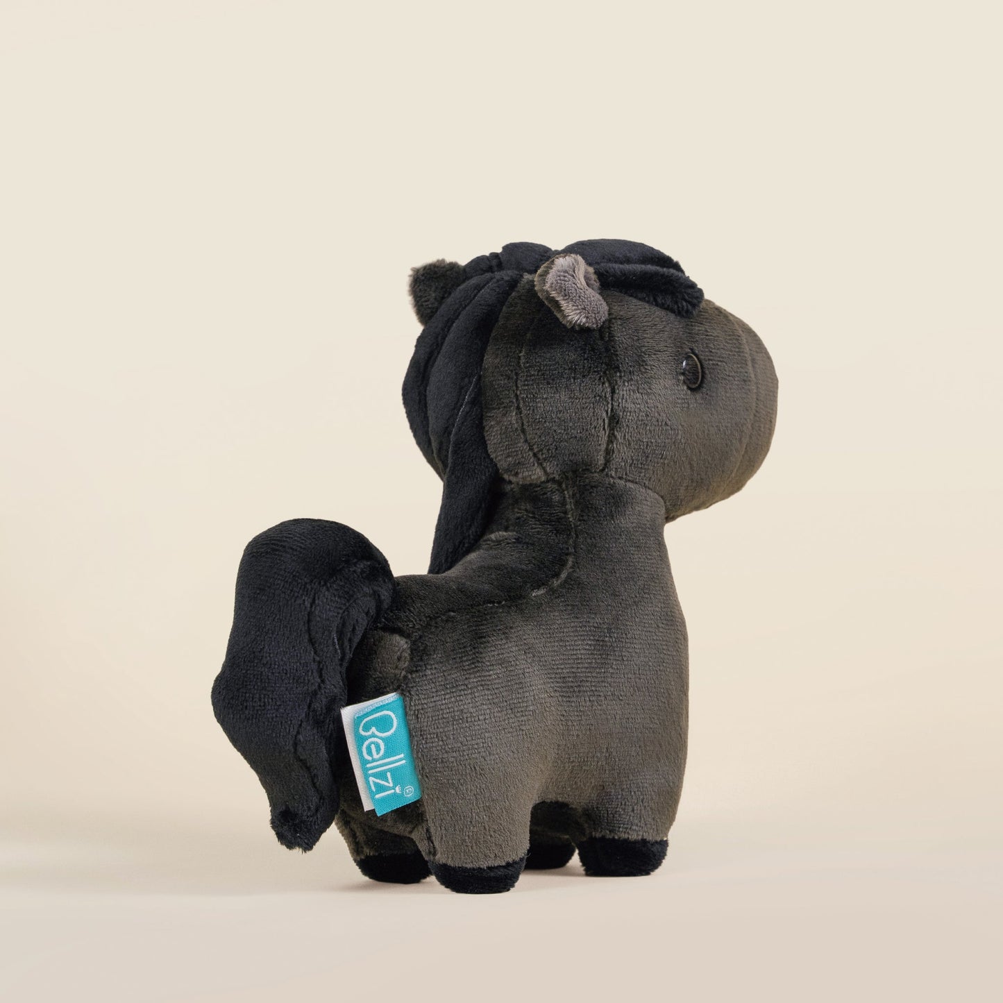 Mini Friesian the Horsi