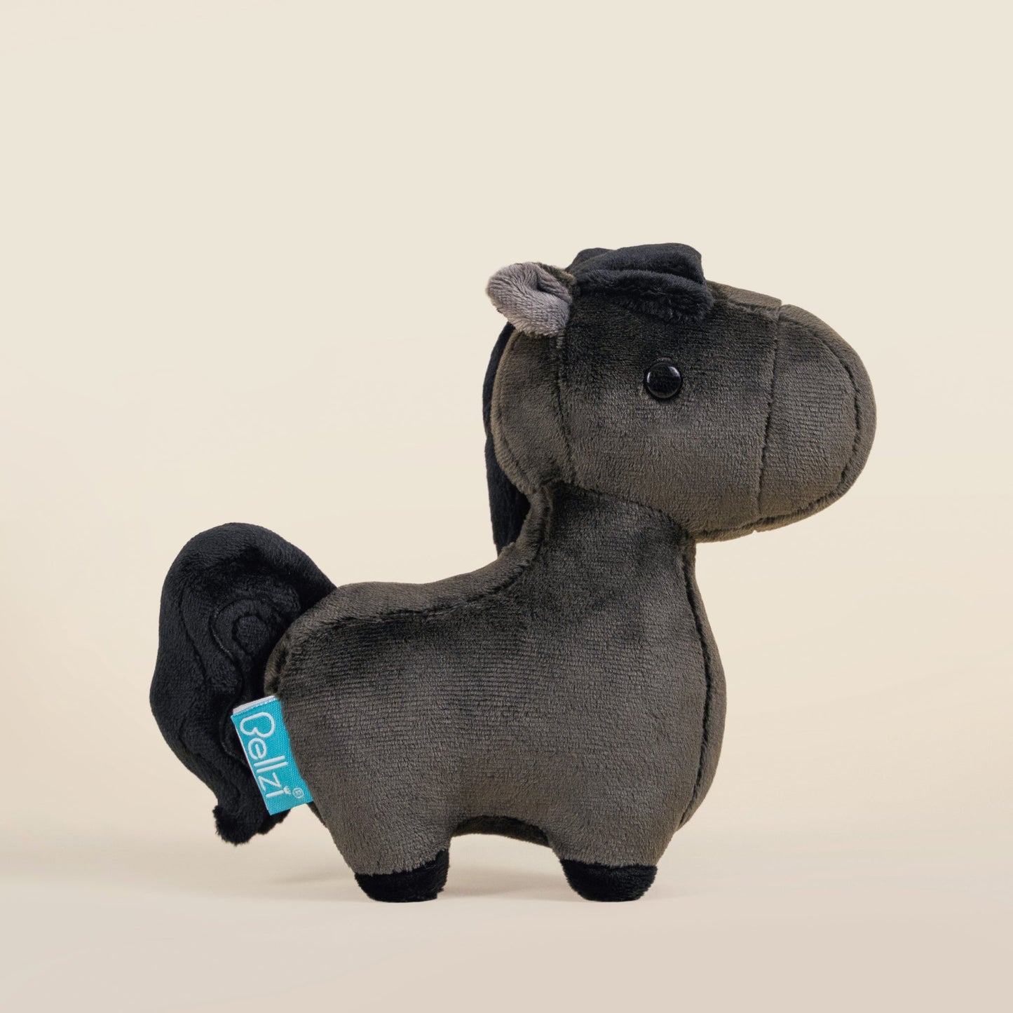 Mini Friesian the Horsi