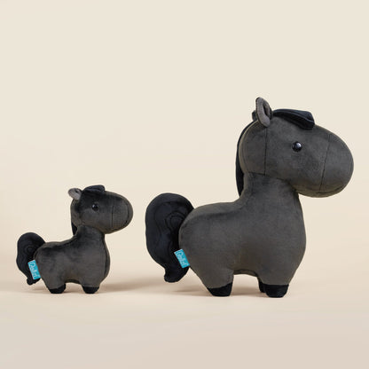 Mini Friesian the Horsi