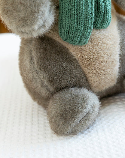 Scarf Otter