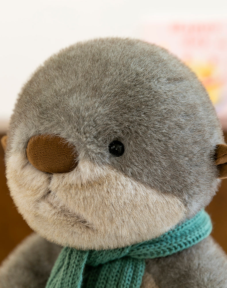 Scarf Otter
